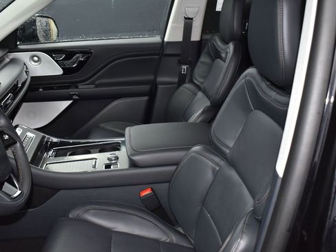 New 2026 Lincoln Aviator Reserve AWD/4WD image 10