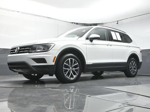 Used 2020 Volkswagen Tiguan SE FWD image 37