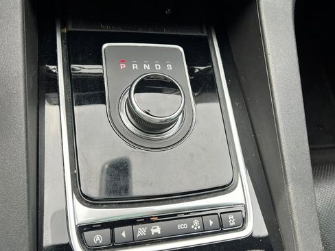 Used 2017 Jaguar F-PACE Prestige image 37