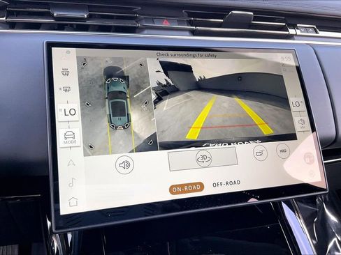 Used 2025 Land Rover Range Rover Sport image 14