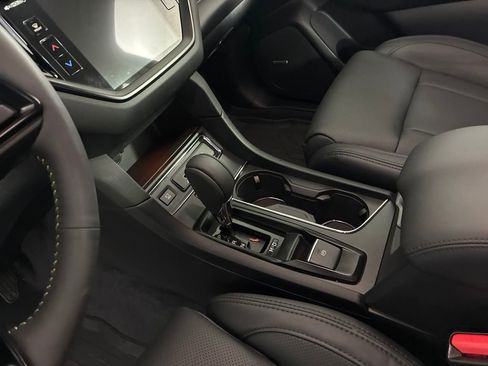 Used 2025 Subaru Ascent Bronze Edition w/ Onyx Package image 21