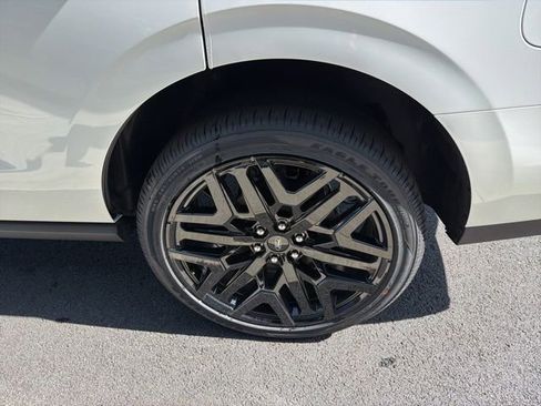 New 2026 Ford Expedition Platinum w/ Stealth Performance Package AWD/4WD image 6