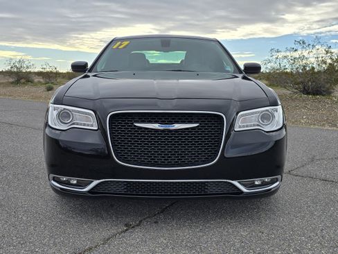 Used 2017 Chrysler 300 Limited w/ Driver Convenience Group image 2