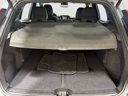 Used 2023 Volvo XC40 B5 Plus w/ Climate Package AWD/4WD image 32