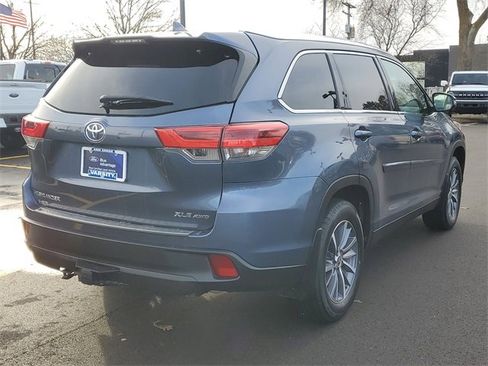 Used 2019 Toyota Highlander XLE image 4