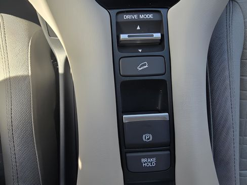 New 2026 Honda HR-V LX image 16