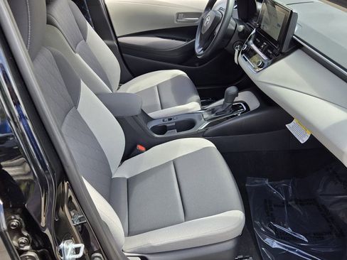 Used 2025 Toyota Corolla LE image 18