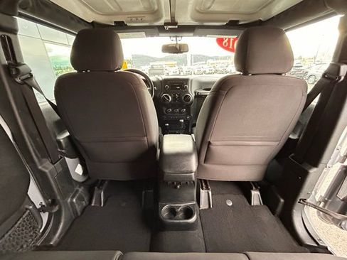 Used 2018 Jeep Wrangler Unlimited Sport S AWD/4WD image 31