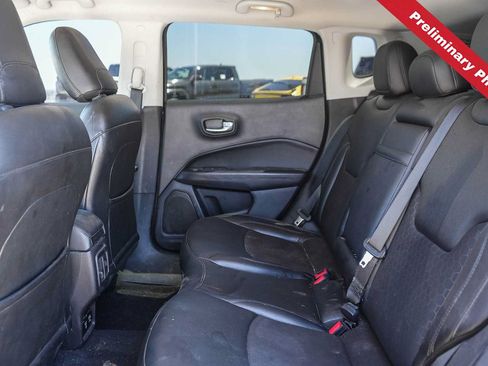 Used 2019 Jeep Compass Latitude FWD image 10