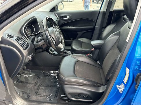 Used 2021 Jeep Compass Latitude w/ Sun and Sound Group AWD/4WD image 12