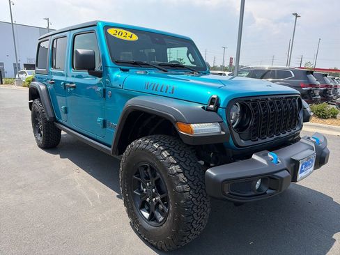 Used 2024 Jeep Wrangler Unlimited AWD/4WD image 7