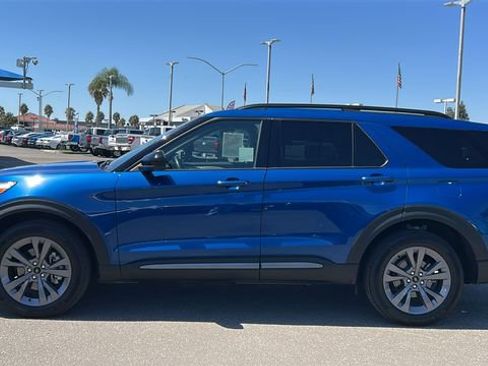 Certified 2022 Ford Explorer XLT w/ Equipment Group 202A AWD/4WD image 7
