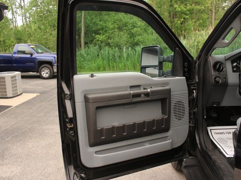 Used 2015 Ford F250 XL w/ Power Equipment Group AWD/4WD image 14