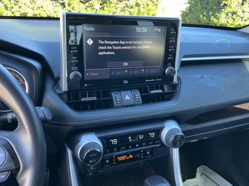 Used 2022 Toyota RAV4 Limited image 22