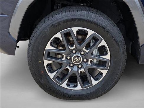 Used 2024 Toyota Tundra Limited AWD/4WD image 22