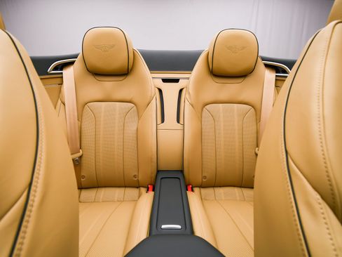 New 2026 Bentley Continental GTC AWD/4WD image 18