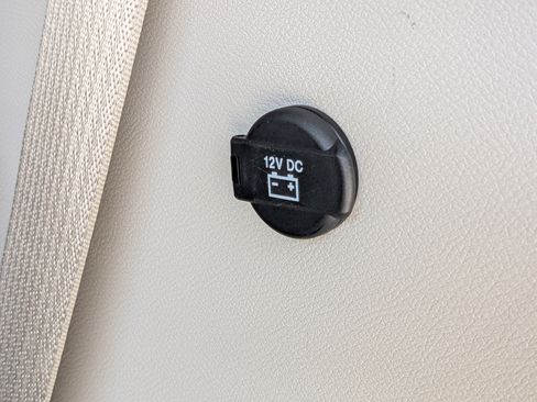 Used 2023 Chrysler Pacifica Touring-L FWD image 14