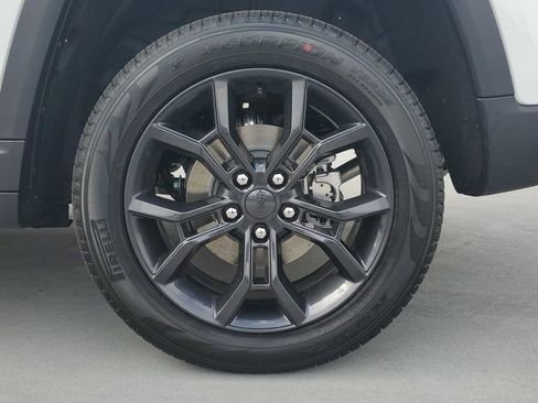 New 2025 Jeep Grand Cherokee Limited image 6