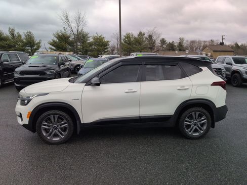 Certified 2021 Kia Seltos S image 8