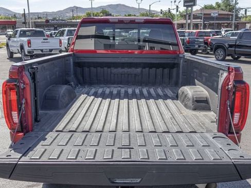 Used 2021 GMC Sierra 2500 AT4 w/ AT4 Preferred Package AWD/4WD image 14