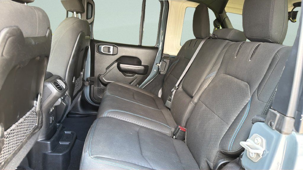 Used 2024 Jeep Wrangler Unlimited Rubicon 4xe AWD/4WD image 29