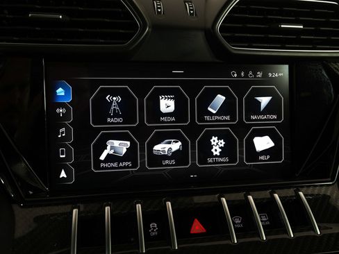 Used 2021 Lamborghini Urus image 24