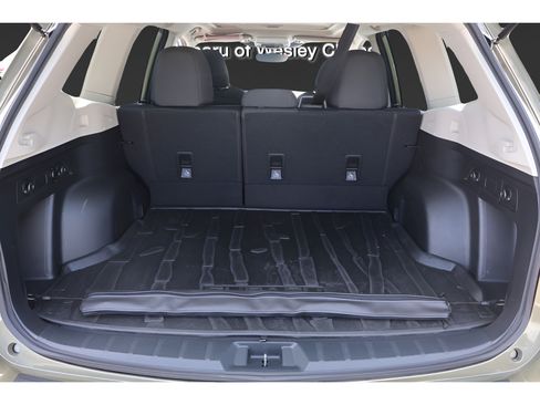 Used 2023 Subaru Forester Premium AWD/4WD image 17