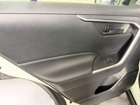 Used 2019 Toyota RAV4 LE w/ Carpet Mat Package FWD image 24