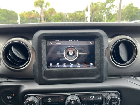 Used 2018 Jeep Wrangler Unlimited Sport S AWD/4WD image 24