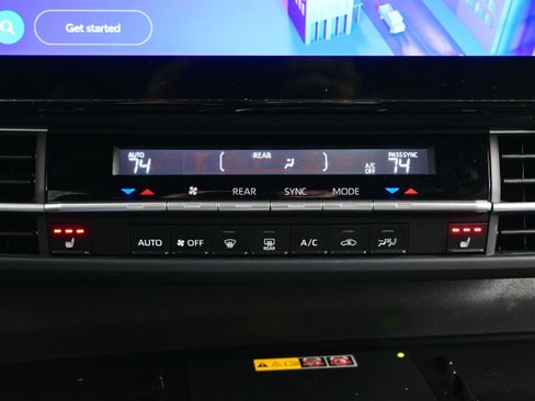 Used 2025 Toyota Sienna XSE w/ XSE Plus Package AWD/4WD image 22