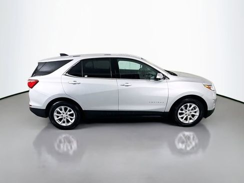 Used 2019 Chevrolet Equinox LT w/ Driver Convenience Package image 8