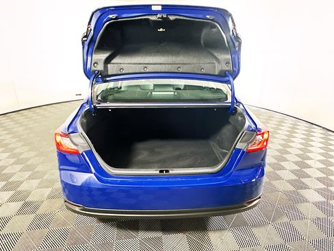 Used 2025 Toyota Camry LE image 31