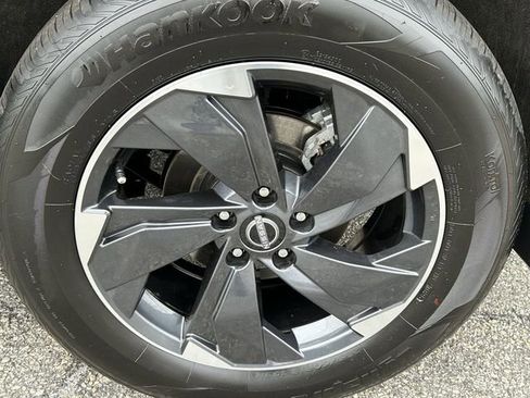 Certified 2026 Nissan Rogue SV w/ Cold Weather Package AWD/4WD image 11