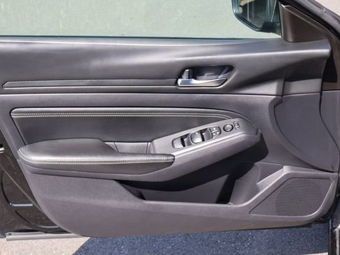 Used 2020 Nissan Altima 2.5 S FWD image 14