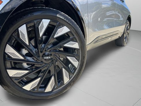 Used 2025 Lincoln Nautilus Reserve w/ Jet Appearance Package AWD/4WD image 33