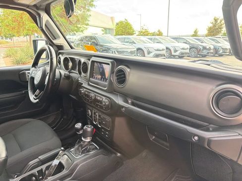 Used 2021 Jeep Gladiator Sport AWD/4WD image 39