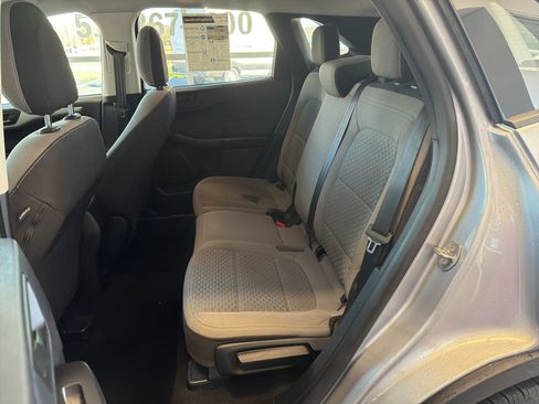 Used 2022 Ford Escape SE image 12
