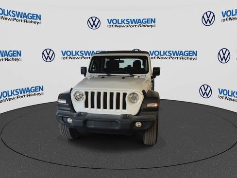 Used 2023 Jeep Wrangler Unlimited Sport AWD/4WD image 3
