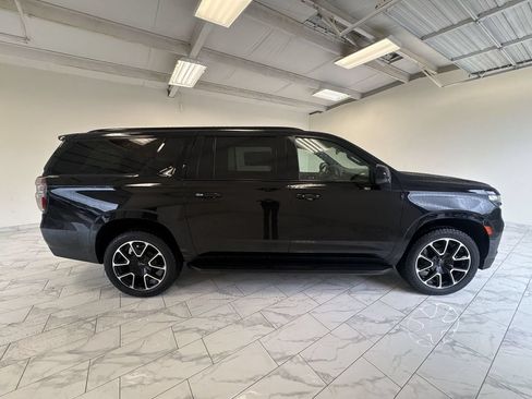 Used 2023 Chevrolet Suburban RST w/ Sport Performance Package AWD/4WD image 9