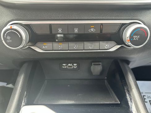 Used 2024 Nissan Altima 2.5 SV FWD image 23