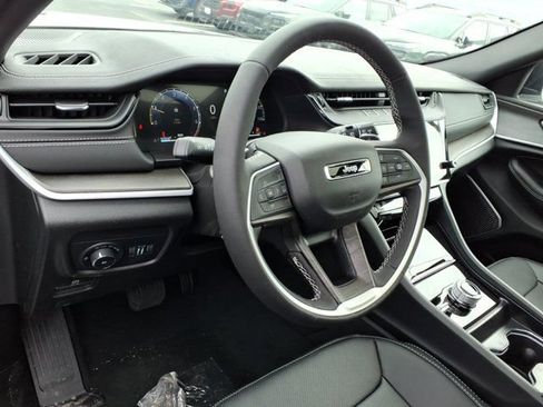 New 2026 Jeep Grand Cherokee Limited AWD/4WD image 6
