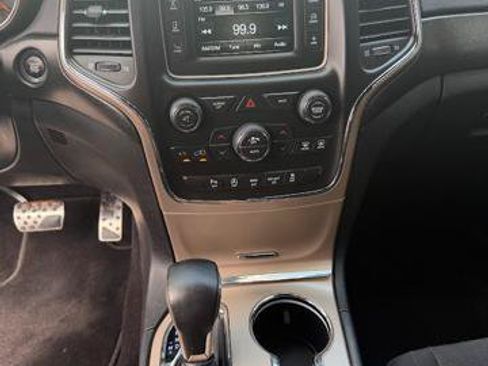 Used 2017 Jeep Grand Cherokee Laredo w/ Quick Order Package 23E AWD/4WD image 12