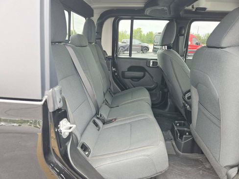 Used 2024 Jeep Gladiator Sport AWD/4WD image 15