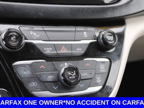 Used 2017 Chrysler Pacifica Touring-L image 42