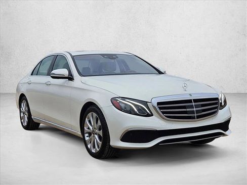 Used 2019 Mercedes-Benz E 300 image 3