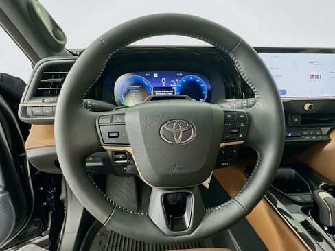 New 2026 Toyota Crown Signia AWD/4WD image 11