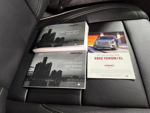 Used 2022 GMC Yukon SLT w/ SLT Luxury Package AWD/4WD image 28