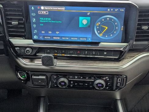 Used 2025 Chevrolet Silverado 1500 LTZ AWD/4WD image 7