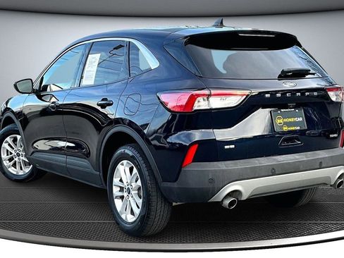 Used 2021 Ford Escape SE image 4