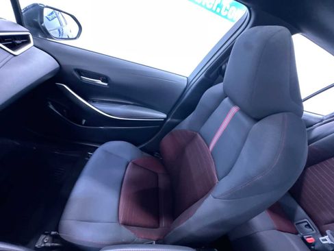 Used 2025 Toyota Corolla SE w/ SE Premium Package image 34